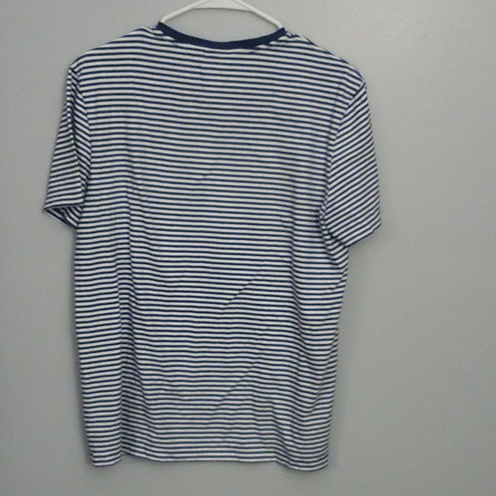 SOLD Men's Lacoste V-neck T-shirt - Picture 2 of 3